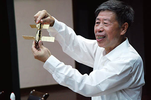 中科大教授:小学题我做不起 科学家教你培养孩