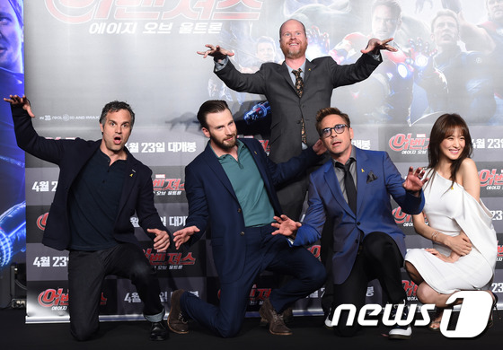 《复仇者联盟2》在韩举行发布会 小罗伯特·唐