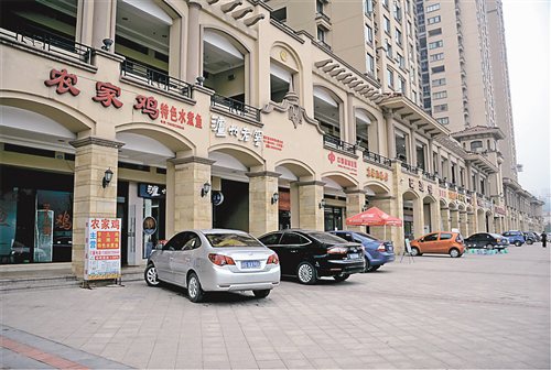 涪陵:滨江美食街成为游客吃喝玩乐游的首选