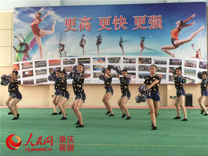 重庆29中啦啦操队夺中国公开赛冠军 11月出战