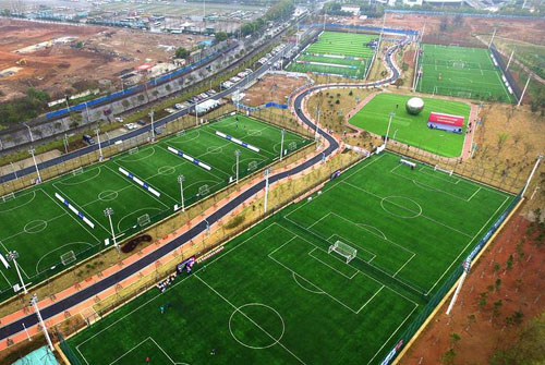 武汉最大城市足球公园开园