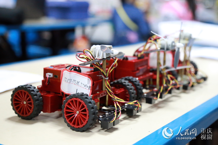 第16届青少年机器人竞赛重庆赛区选拔赛开战