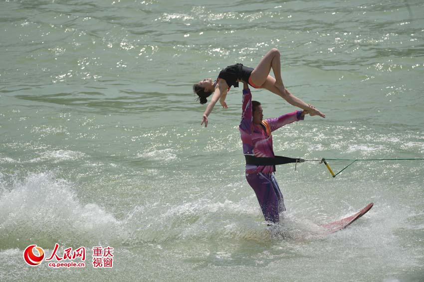 第6届中国摩托艇联赛开战 演绎水上激情