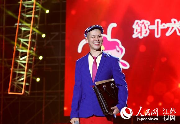 二人转脱口秀逗乐全场 盱眙人民热情互动--人民