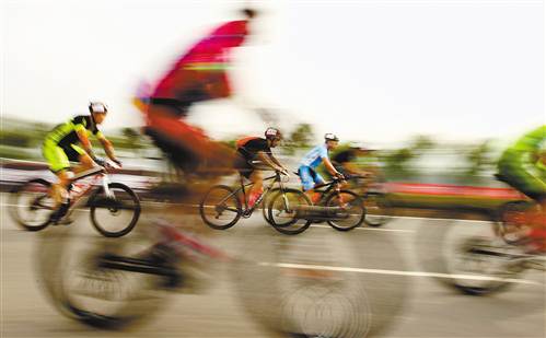 2016环中国国际公路自行车赛在重庆巴南举行