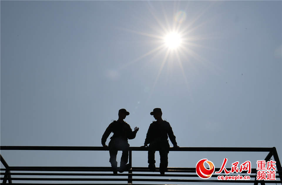 高清:重庆武警摄影师作品入选中国摄影艺术节
