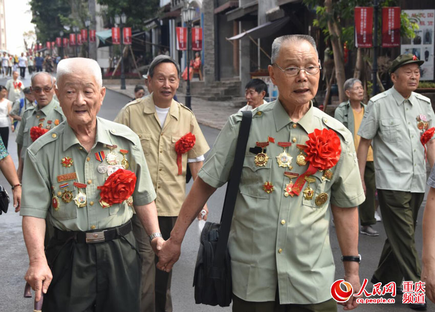 180位抗美援朝老兵齐聚两江国际影视城