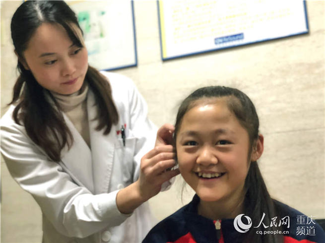 两听障女孩夺足球世界冠军 医生助其聆听世界