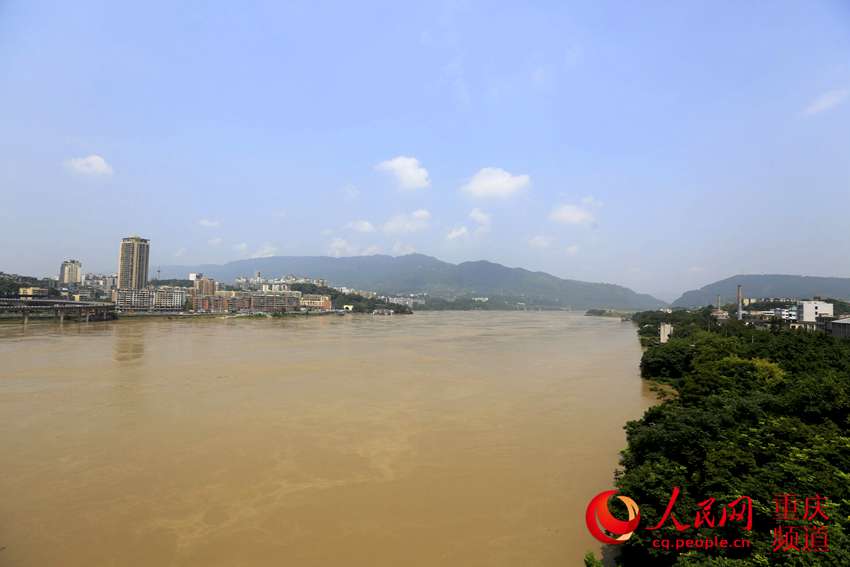 实拍:嘉陵江重庆北碚段支流龙凤溪被江水倒灌