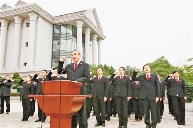 重庆两江自贸法院挂牌3个月亮出季考成绩单