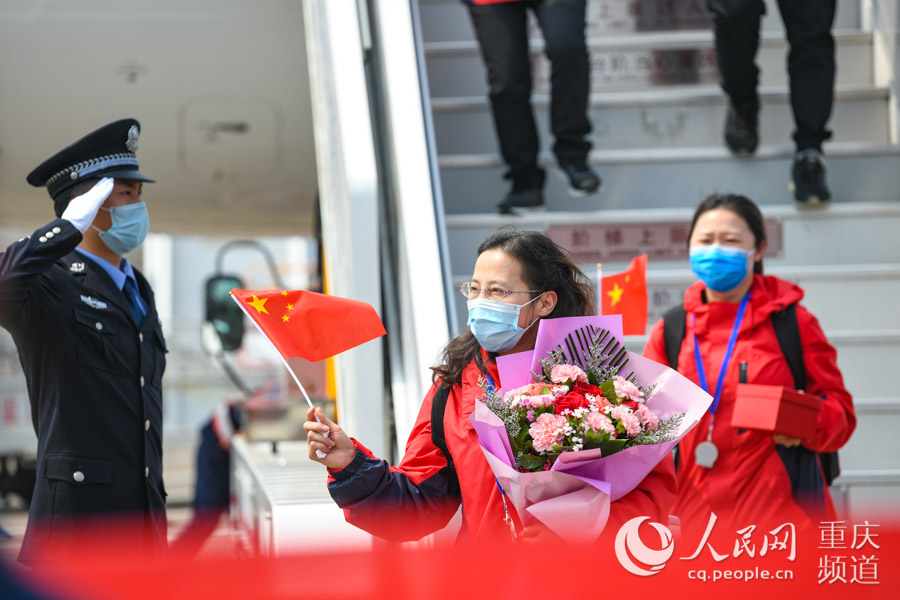 3��25�����磬������֧Ԯ����ҽ�ƶ�359����Ա�������ܰ�������˳���ִ����졣���� ��