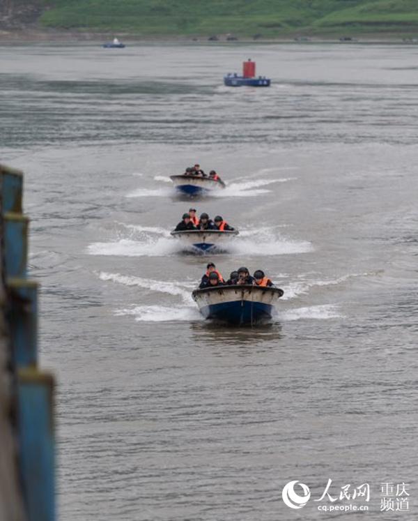 近日，重慶警方2020年水上實戰大練兵在長江巴南木洞鎮水域上演。重慶市公安局供圖