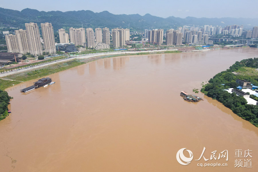 7月27日，嘉陵江重慶段迎來過境洪水。鄒樂攝