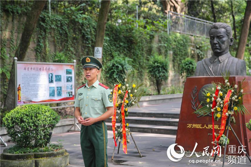 武警官兵講述抗戰故事，提醒勿忘“九一八”。李東攝