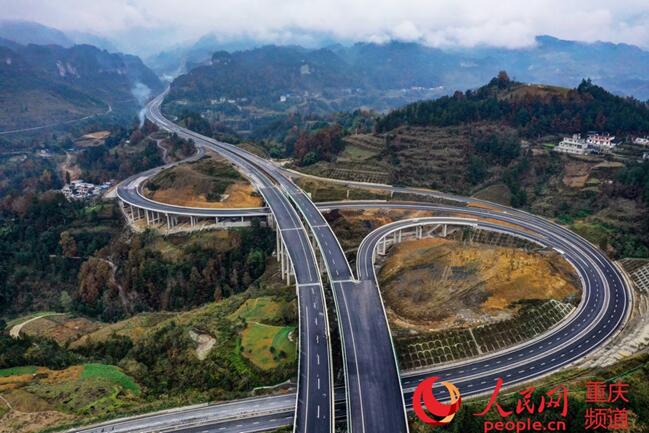 重庆两条高速路今日通车 川渝间高速通道增至14条