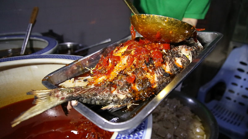 重庆万州：一条鱼“烤”出四方天地