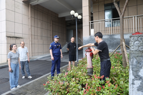 檢查現場。酉陽縣消防救援大隊供圖