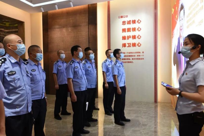 活动现场。贺峰摄