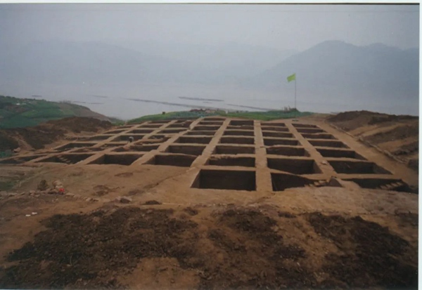 1999年，丰都石地坝遗址（发掘区） 。受访者供图