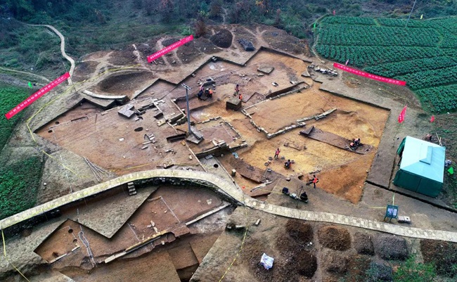 冉屋丘遗址发掘场景。重庆市文物考古研究院供图