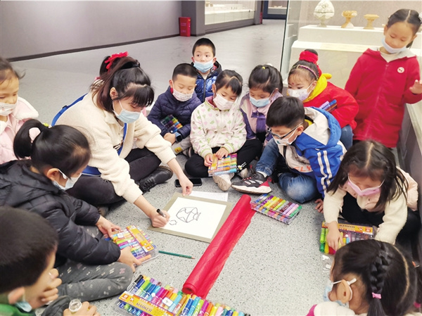巴渝民俗博物馆举行“画说博物馆“春季采风活动
