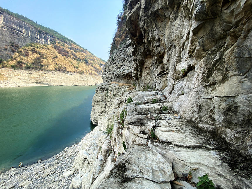 陡峭的乌江栈道。黄河摄