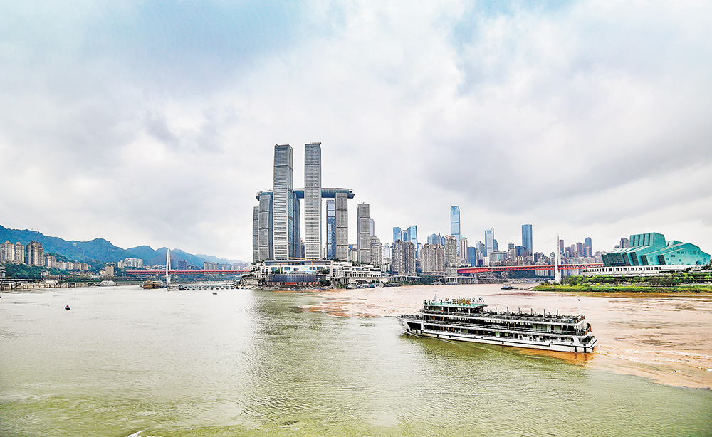10月7日，嘉陵江水位明顯上漲，江面水流湍急。