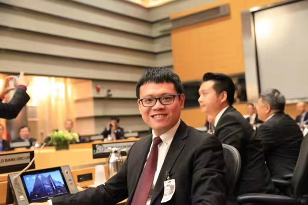 2017年，涂宇果受邀在世界银行参加中国经济观察论坛。受访者供图