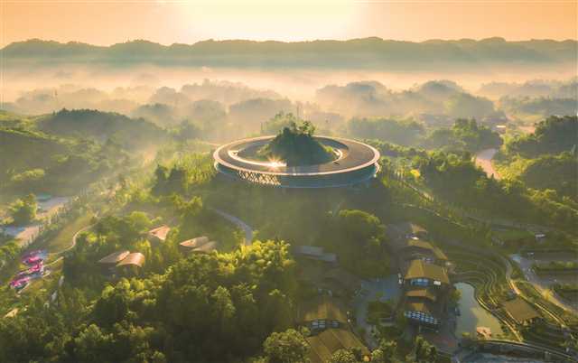 近年来，南川区大力推动乡村振兴，打造大观原点成为乡村旅游“一站式”服务平台、“全要素”旅游综合体。摄/汪新