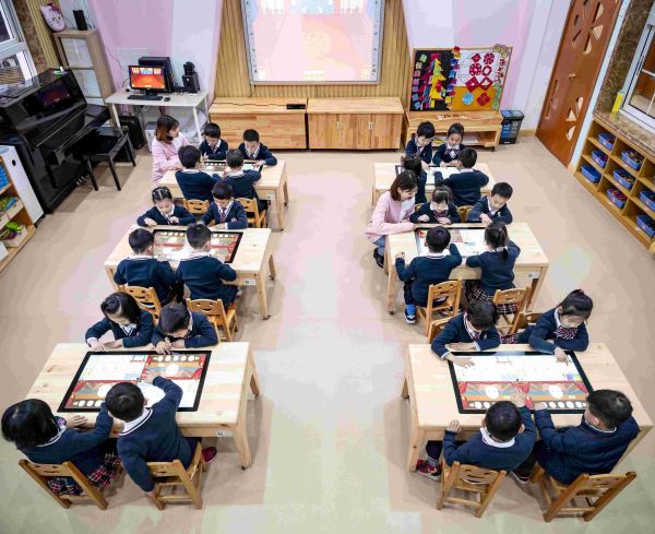 人工智能教室。重庆市渝中区实验幼儿园供图