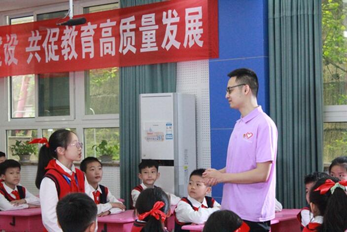 党史宣讲进校园主题活动。重庆高新区党工委统战部供图