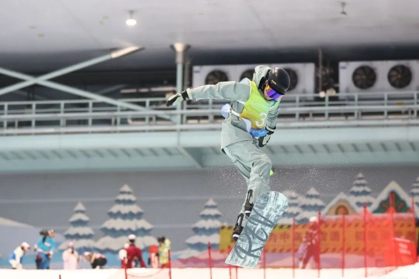 滑雪少年齐聚重庆