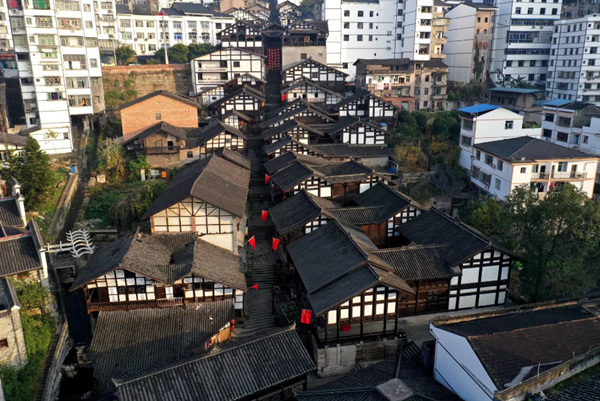 西沱镇。崔渝玮摄