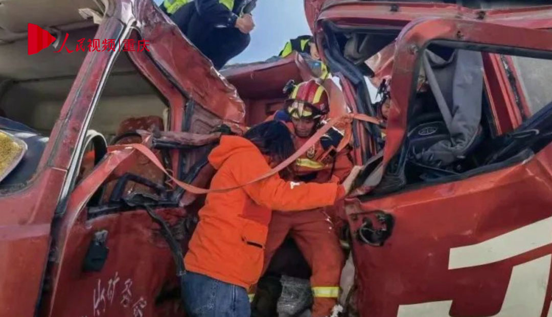 4000米高原遇車禍 重慶護士緊急施救