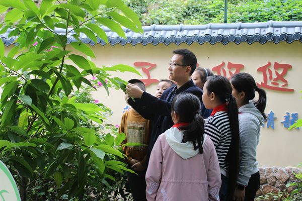 农耕实践。大渡口区茄子溪小学供图