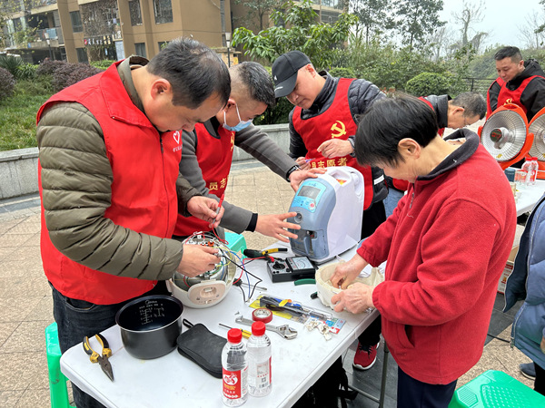 志愿服务活动现场。冯良摄