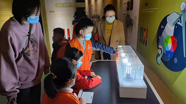 青少年打卡科技馆。渝北区青少年活动中心供图