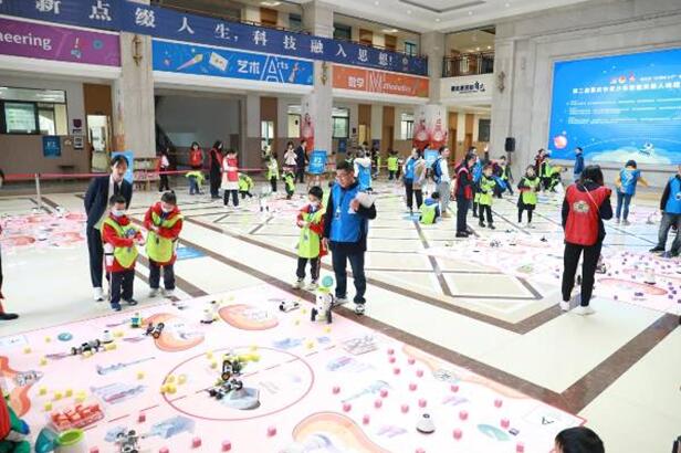 第二届重庆市青少年智能机器人编程大赛复赛现场。重庆南城巴川学校供图