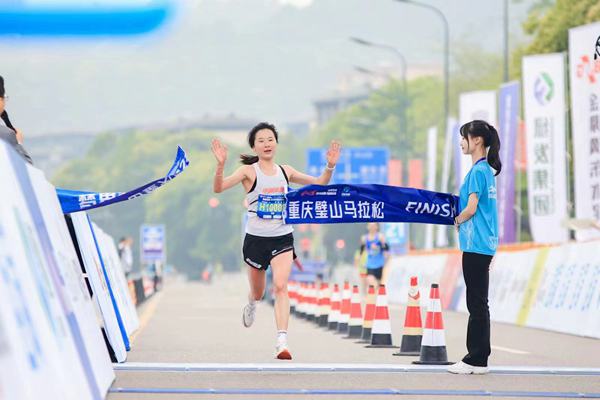 选手到达终点。璧山区委宣传部供图