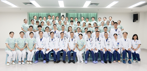 重庆医科大学附属儿童医院胸心外科团队。重医附属儿童医院供图