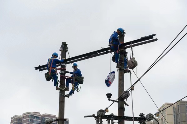 進行全面隱患摸排、檢修。國網合川供電公司供圖