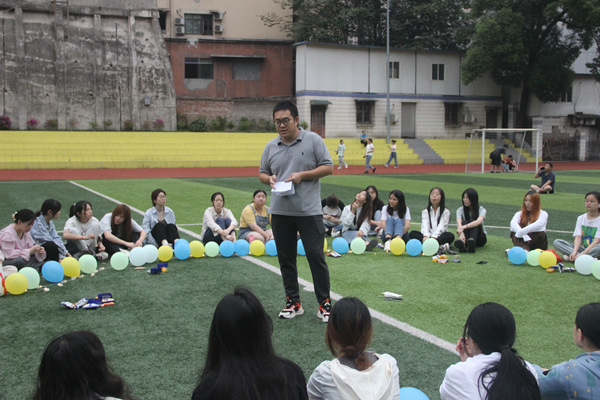 成长分享会活动。重庆第二师范学院供图