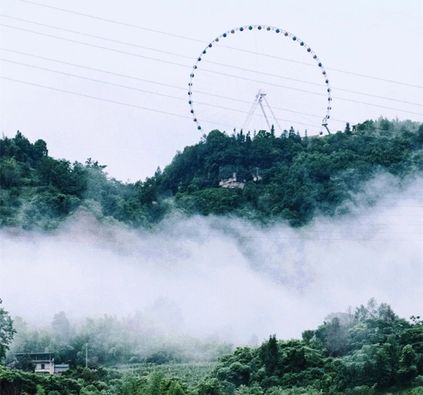遠眺摩天輪景觀。景區供圖
