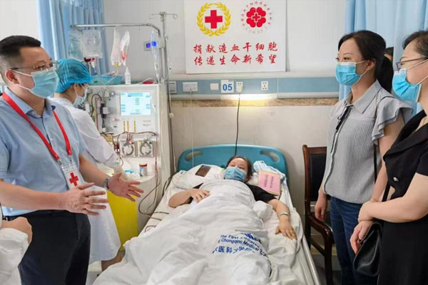 王曦捐献造血干细胞。重庆市红十字会供图