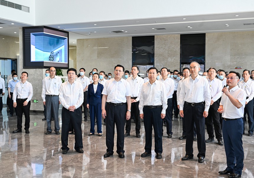 6月26日上午，四川省黨政代表團考察重慶康佳半導體光電產業園。記者 蘇思 攝/視覺重慶
