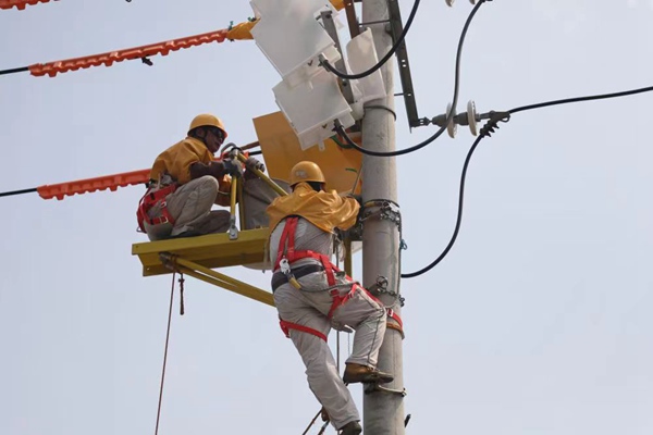 “川南渝西 攜手共進”首屆電力技能技術競賽在永川舉辦。永川供電公司供圖