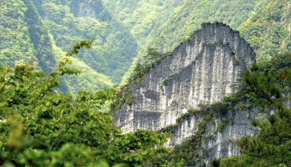 武陵山大裂谷。景區供圖