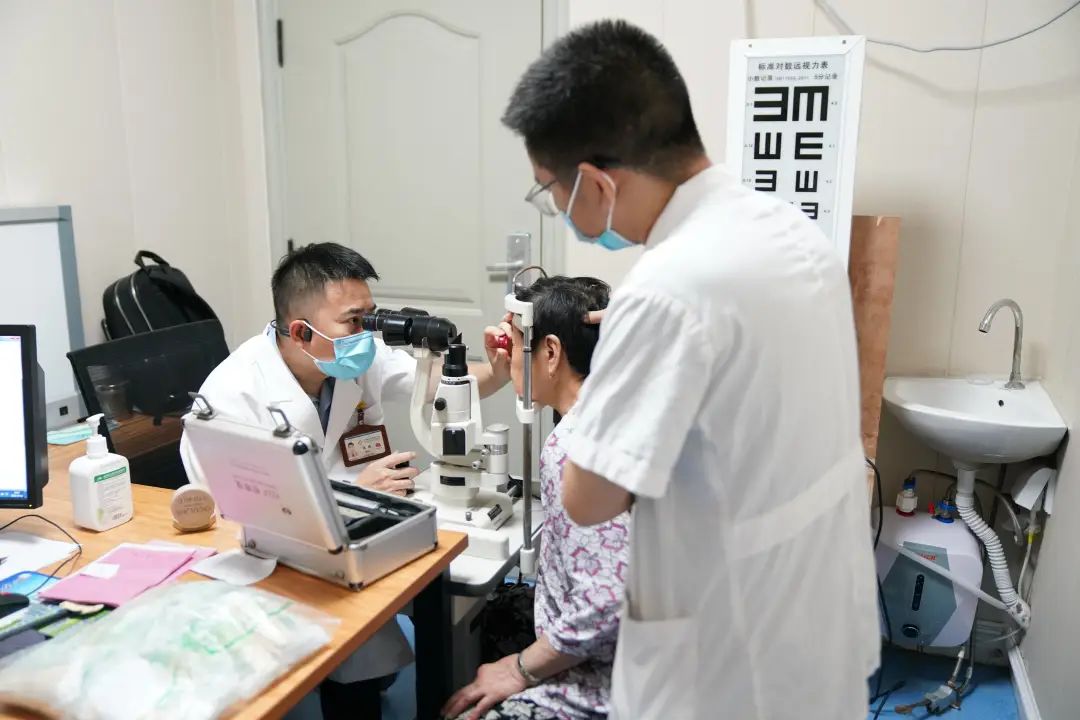 義診現場。