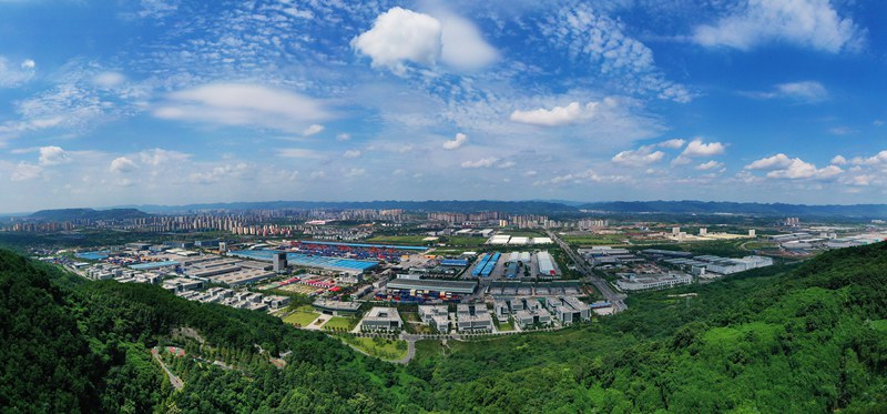 重庆国际物流枢纽园区鸟瞰图。何昆摄