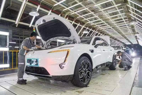 企业生产车间。建设银行重庆市分行供图